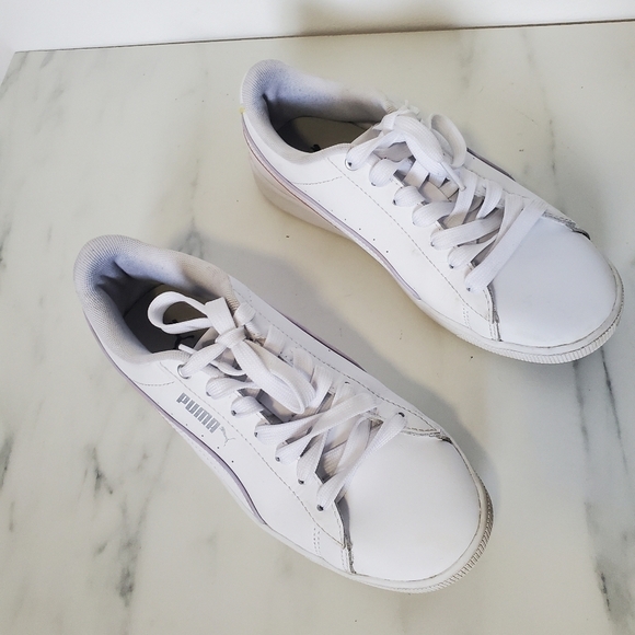 PUMA Women's Vikky V2 Sneaker - Picture 6 of 9